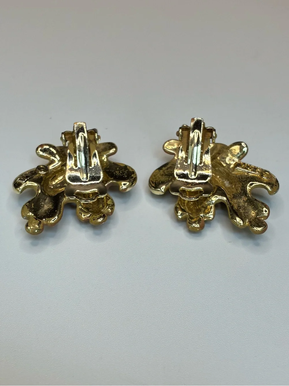 N/A elegant gold